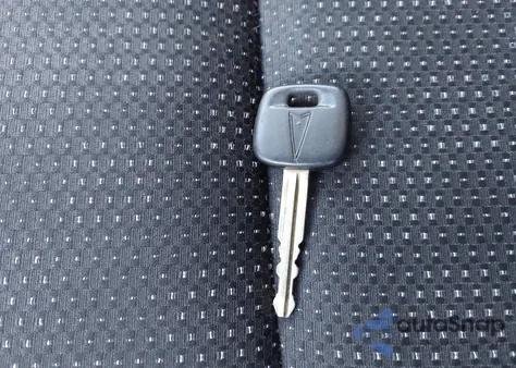 2010 Pontiac Vibe from USA, damaged, VIN 5Y2SL6E82AZ401984